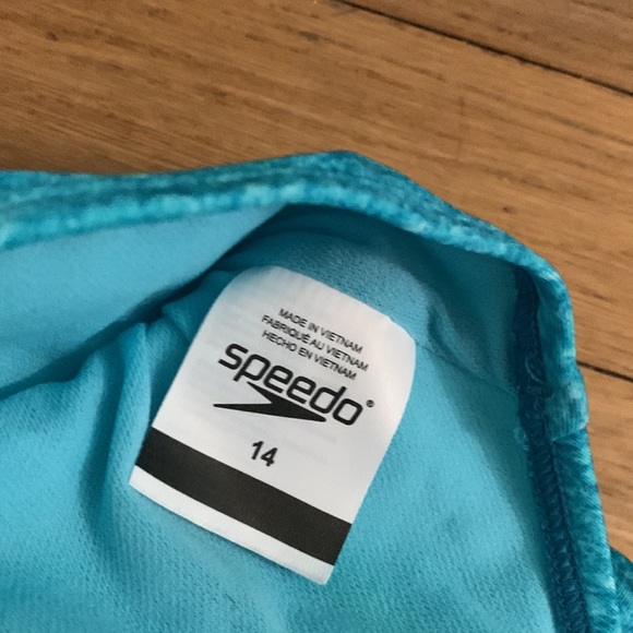 Speedo size 14 - Picture 3 of 4